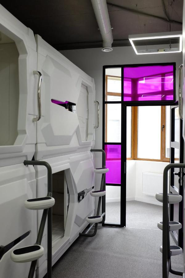 Av-1 Capsule Hotel 키예프 외부 사진