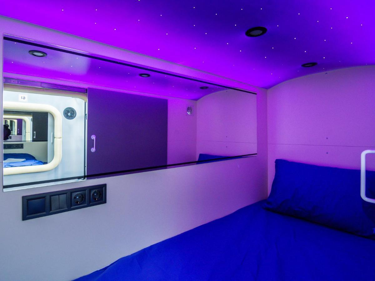 Av-1 Capsule Hotel 키예프 외부 사진
